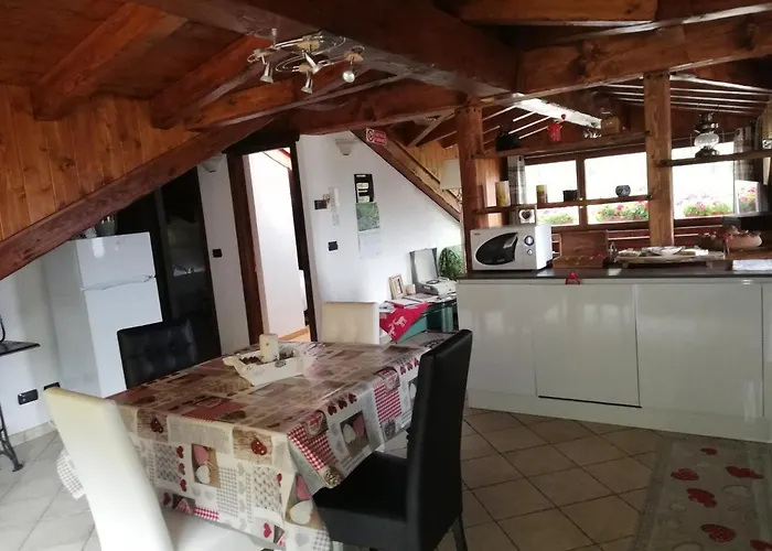 Mansarda Luminosa Апартаменты Ла-Тюйль